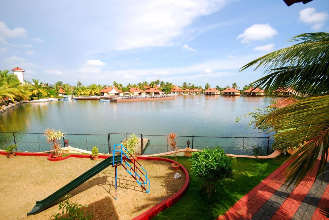 सहारा Sterling Palace Alleppey