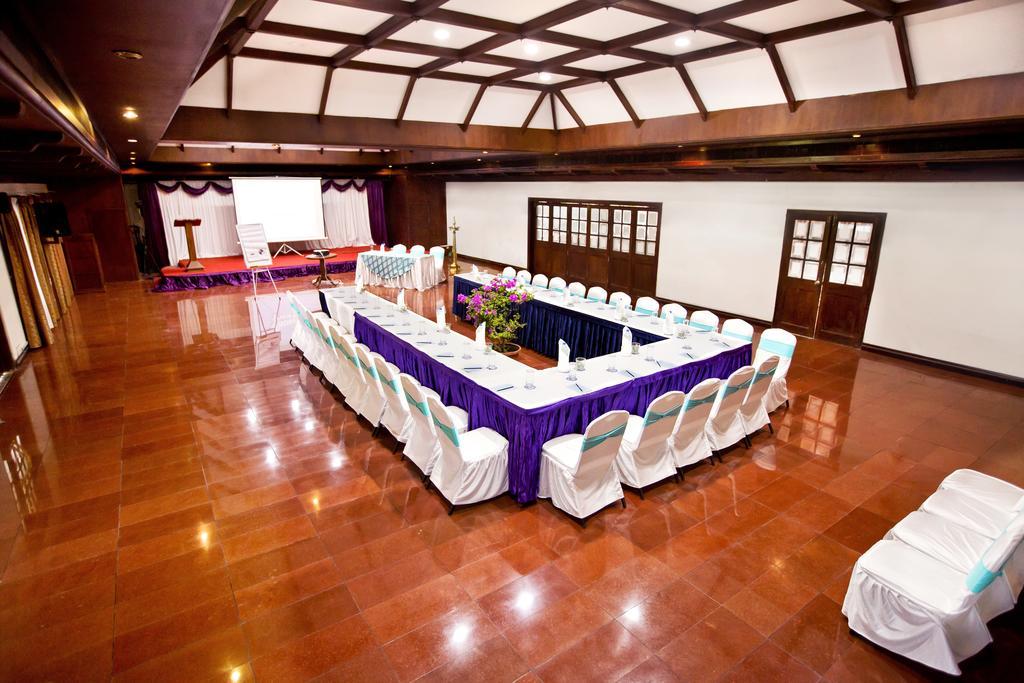 Sterling Palace Alleppey Resort 5*