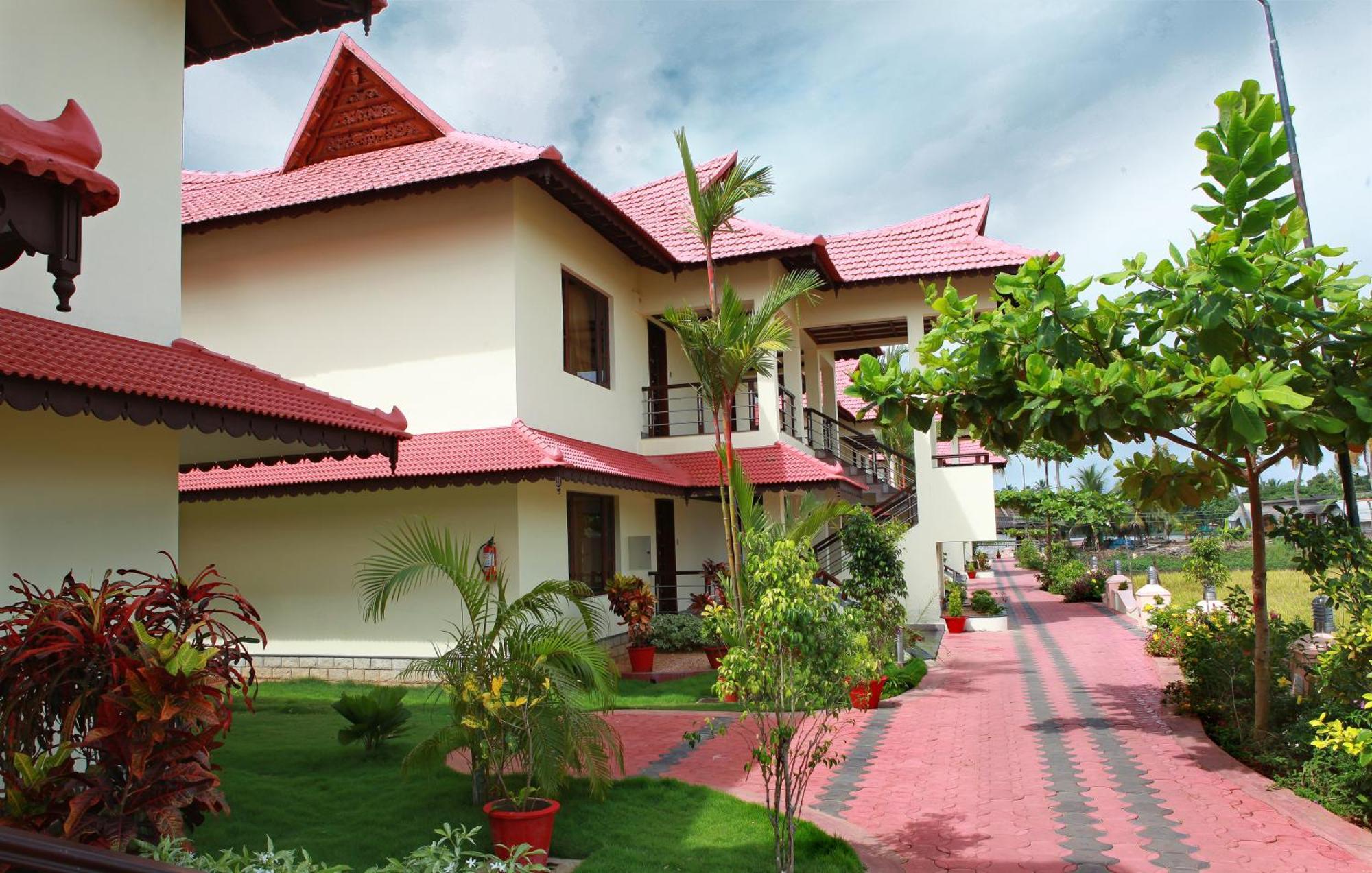Resort Sterling Palace Alleppey 5*