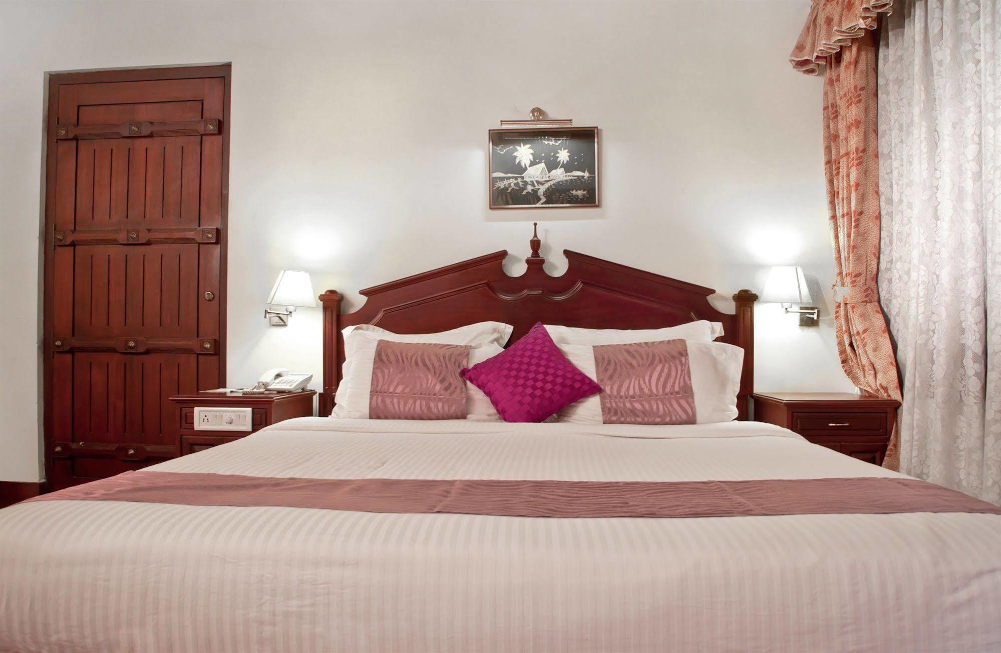 Sterling Palace Alleppey Resort 5*